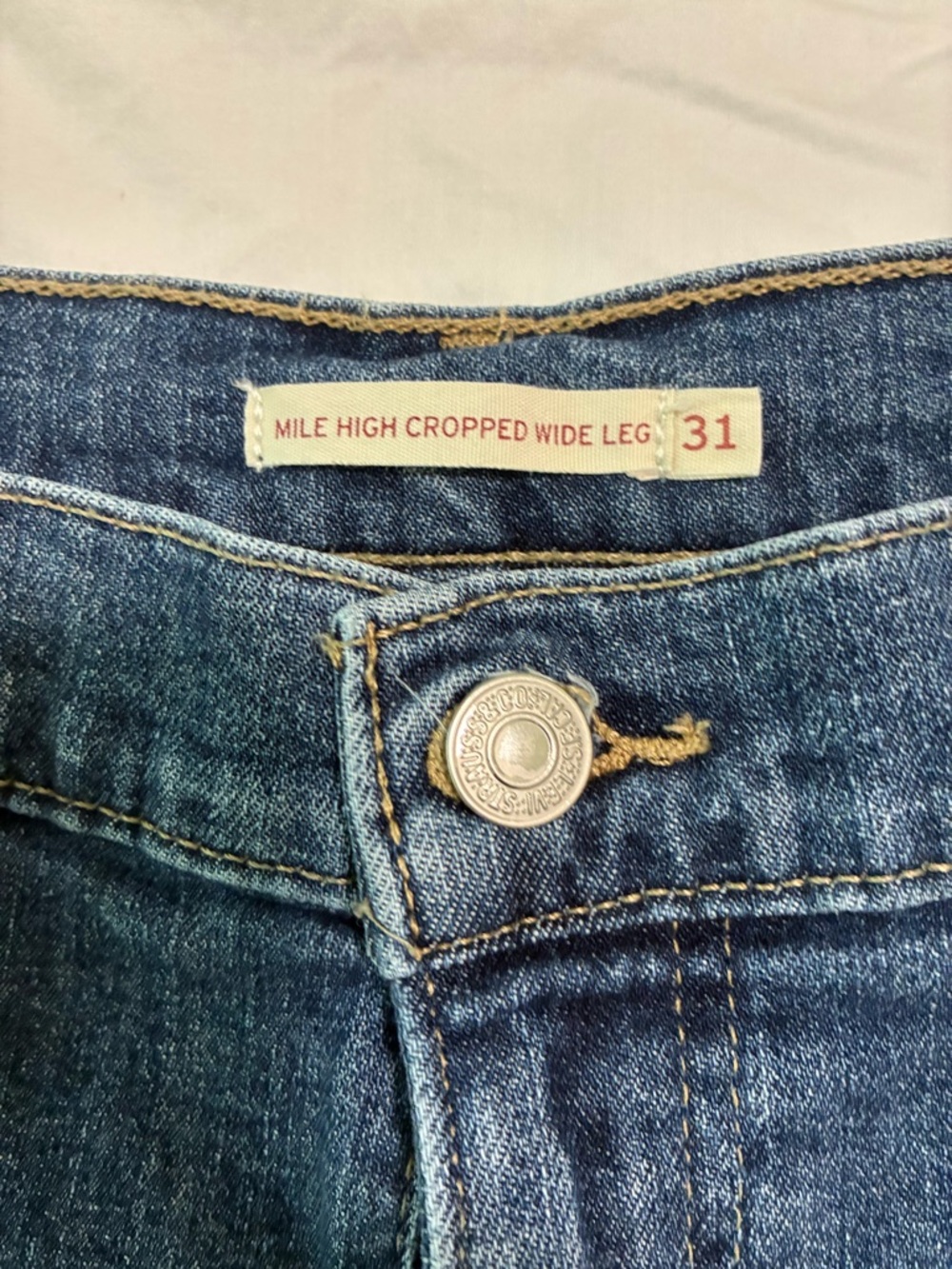 Levi's Women's Wide Leg Jeans in Indigo Blue with Tan Patch - Picture 4 of 7